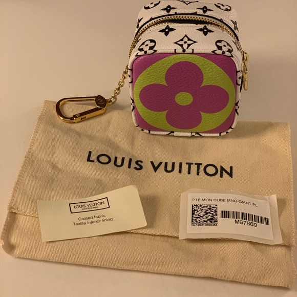 SALE Louis Vuitton Cube Coin Pouch Limited Edition - Picture 5 of 8